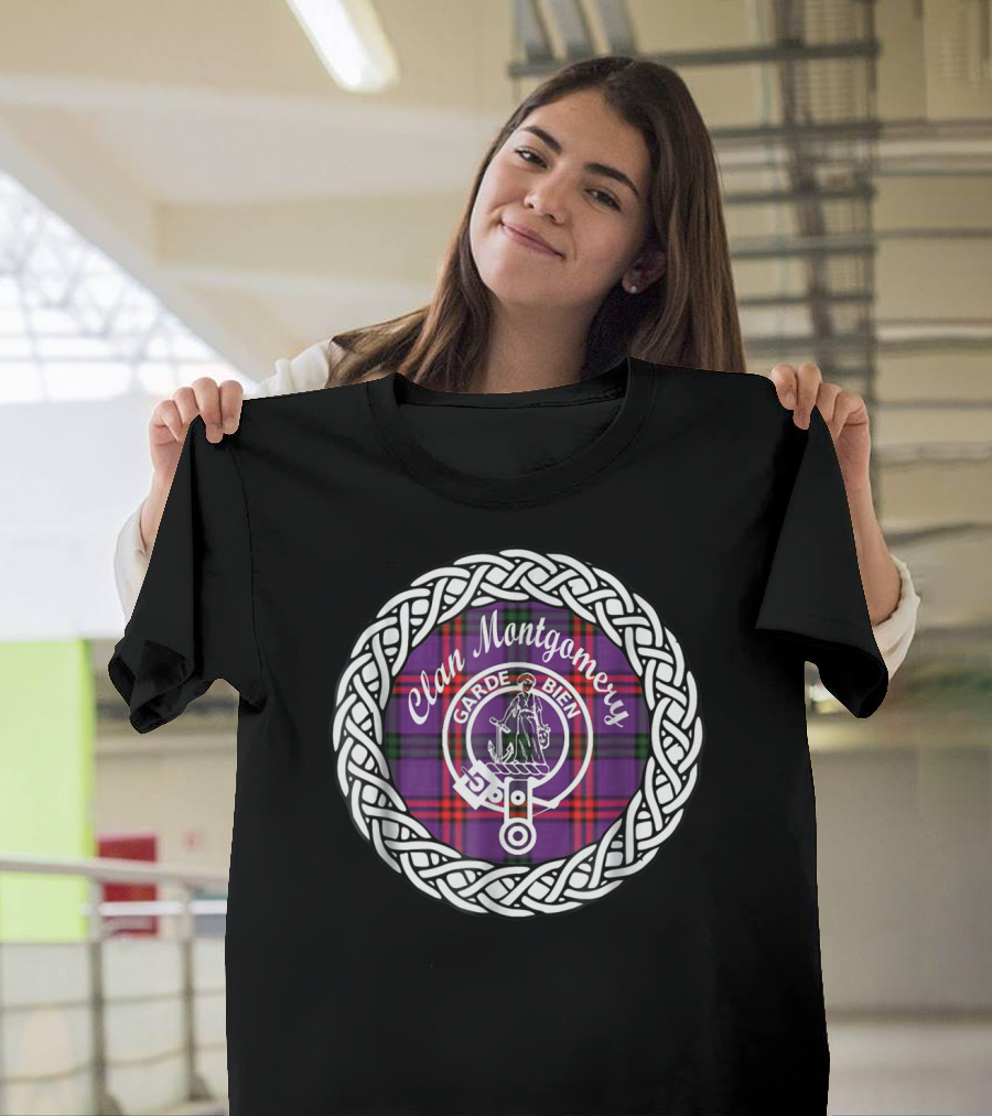 Clan Montgomery Garde Bien Scottish Tartan Crest T-Shirt