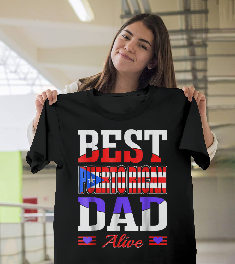 Best Puerto Rican Dad Alive USA Flag Style With Hearts T-Shirt