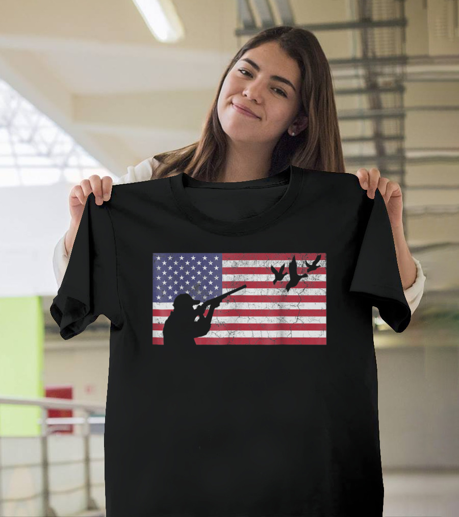 American Flag Goose Hunter Dad Silhouette With Flying Geese T-Shirt