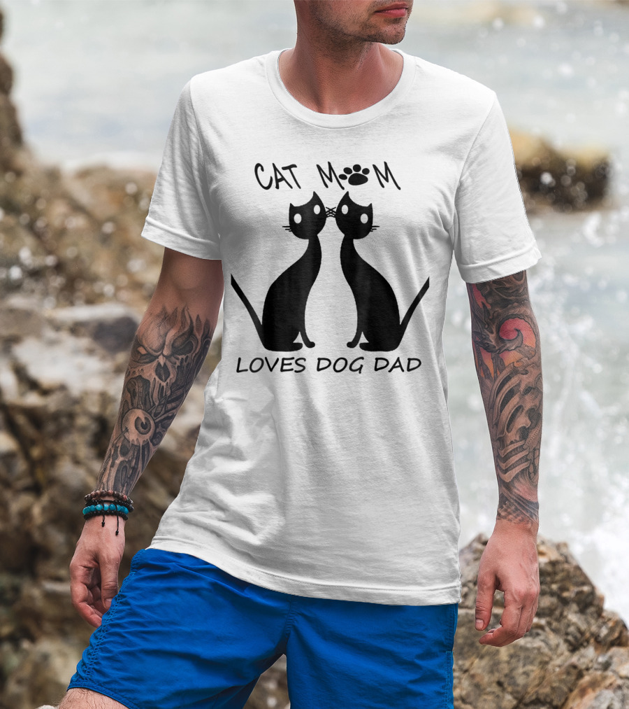 Cat Mom Paw Print Loves Dog Dad Cats T-Shirt