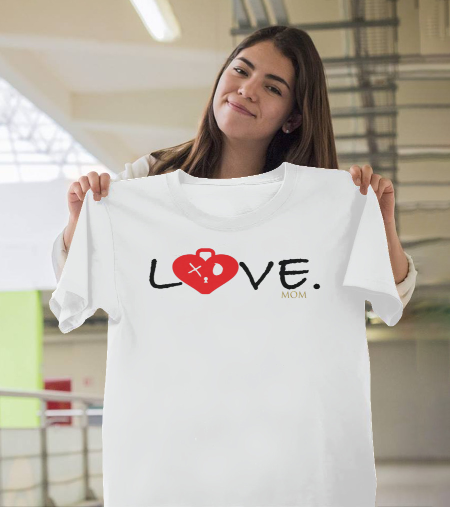 LOVE MOM Red Broken Heart 50 T-Shirt