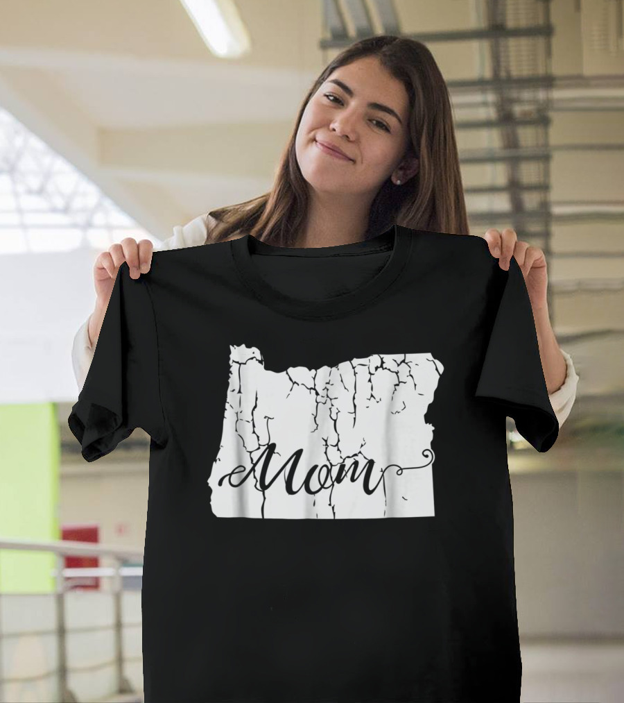 Oregon Mom Cracked Text Style Map T-Shirt