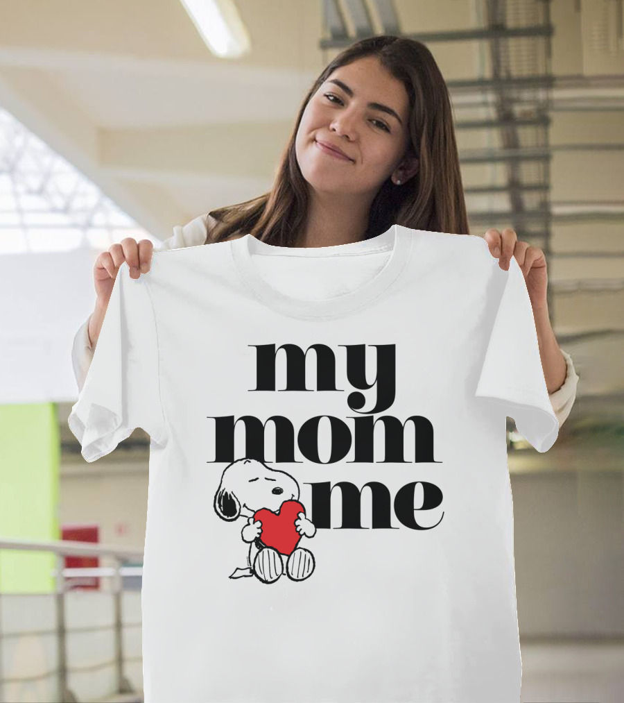 Peanuts Snoopy My Mom Loves Me Heart T-Shirt