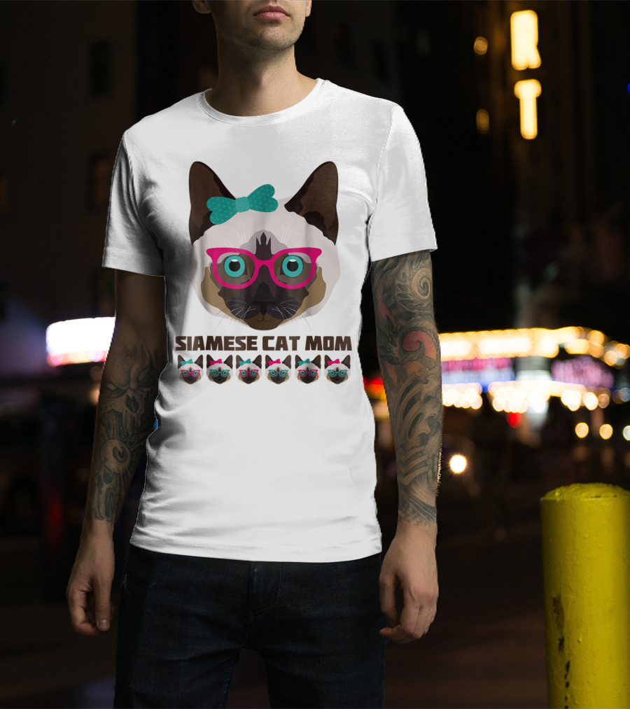 Siamese Cat Mom Cute Funny Cat Lover With Glasses And Bow T-Shirt