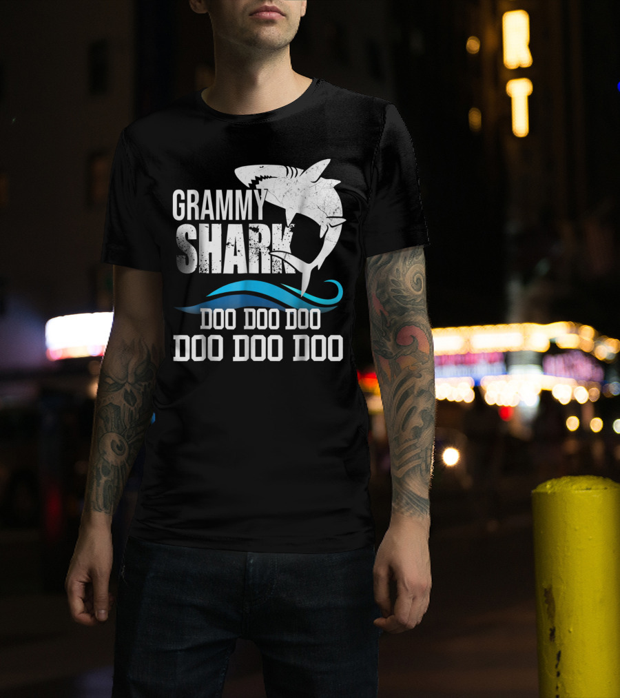 Grammy Shark Doo Doo Doo Mother Mom Grandma Halloween Christmas42 T-Shirt