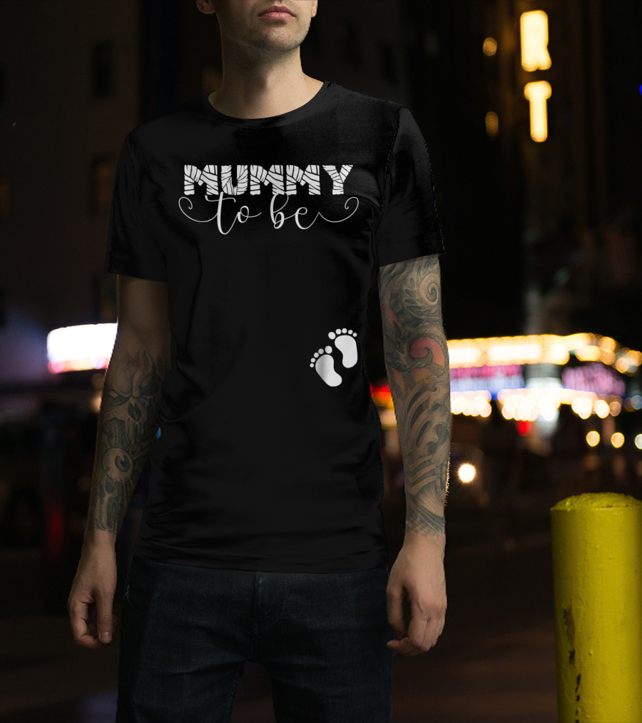 Mummy To Be Halloween Pregnancy Baby Footprints T-Shirt