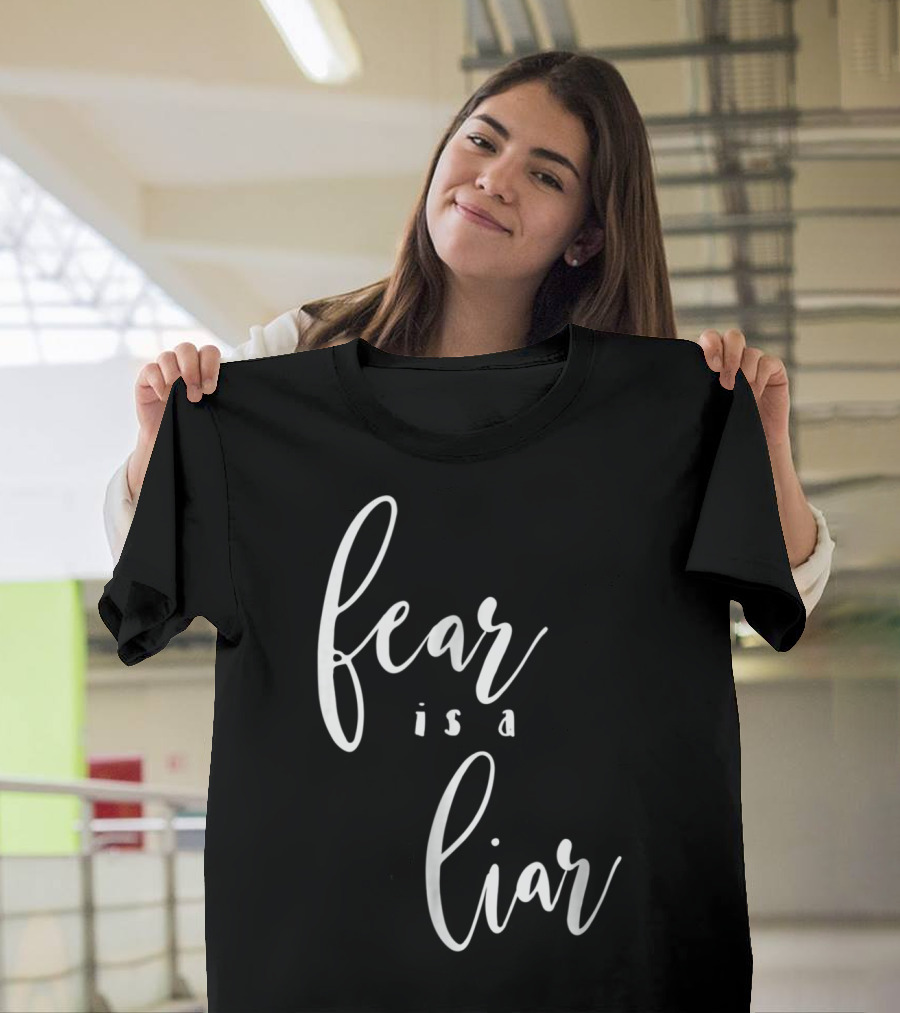 Christian Mom Fear Is A Liar T-Shirt