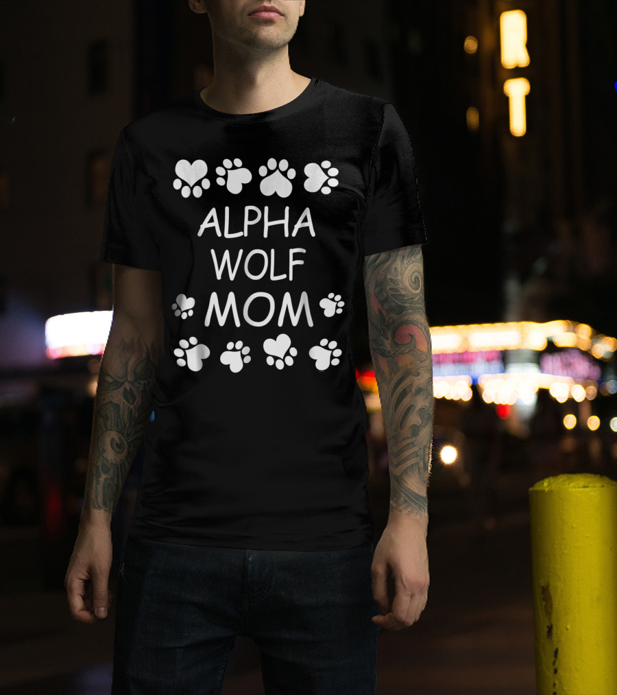 Alpha Wolf Mom Paw Prints For Christmas Birthday T-Shirt