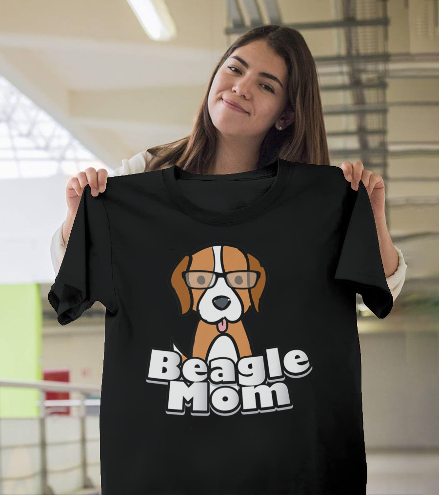 Beagle Mom Cute Dog With Glasses T-Shirt