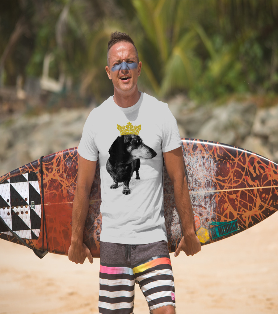 Cute Dachshund Princess With Golden Crown T-Shirt