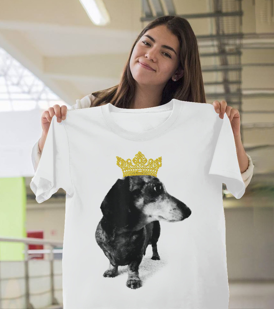 Cute Dachshund Princess with Golden Crown T-Shirt
