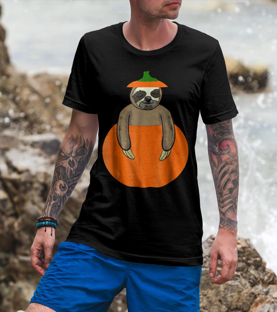 Cute Sloth Pumpkin Halloween Costume For Teacher Mom And Dad T-Shirt