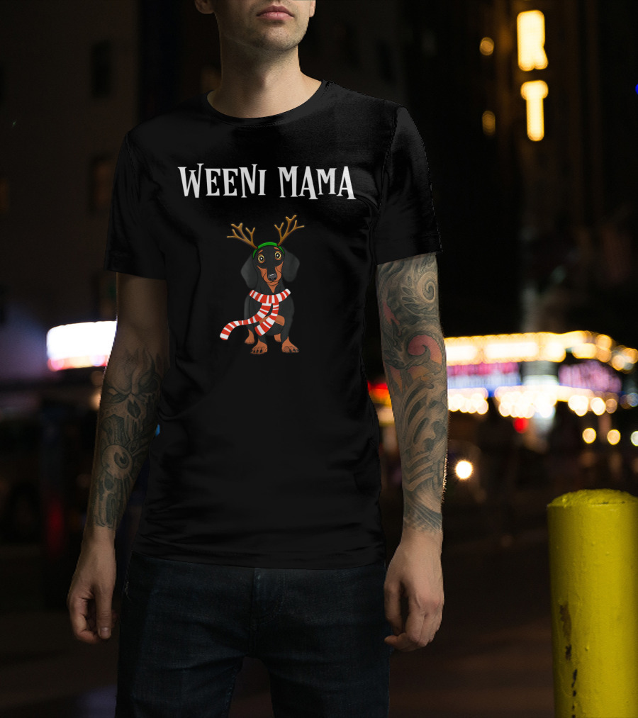 WEENI MAMA Dachshund With Reindeer Antlers And Candy Cane Scarf T-Shirt