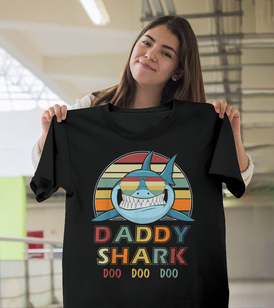 Daddy Shark Doo Doo Doo Retro Vintage T-Shirt