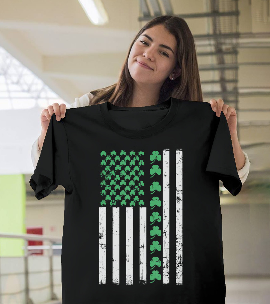 Vintage American Flag St Patricks Day Irish Shamrocks T-Shirt