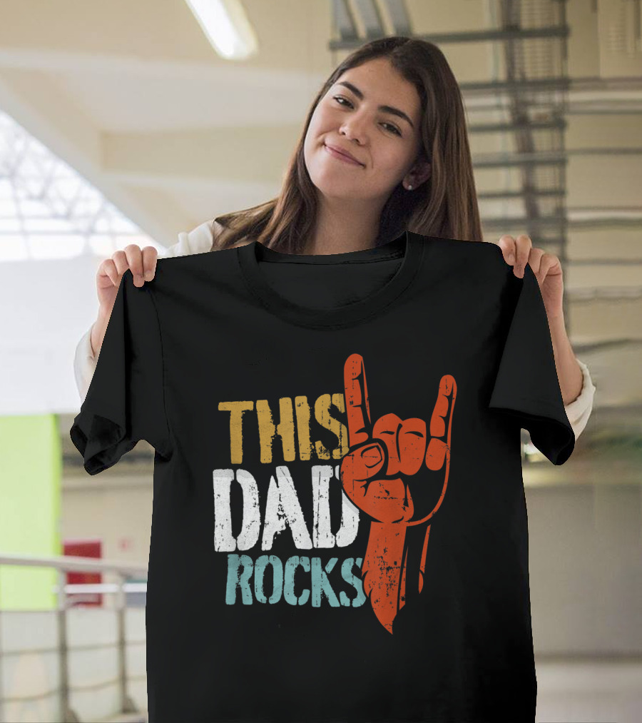 This Dad Rocks Heavy Metal Rock N Roll Hand Sign T-Shirt