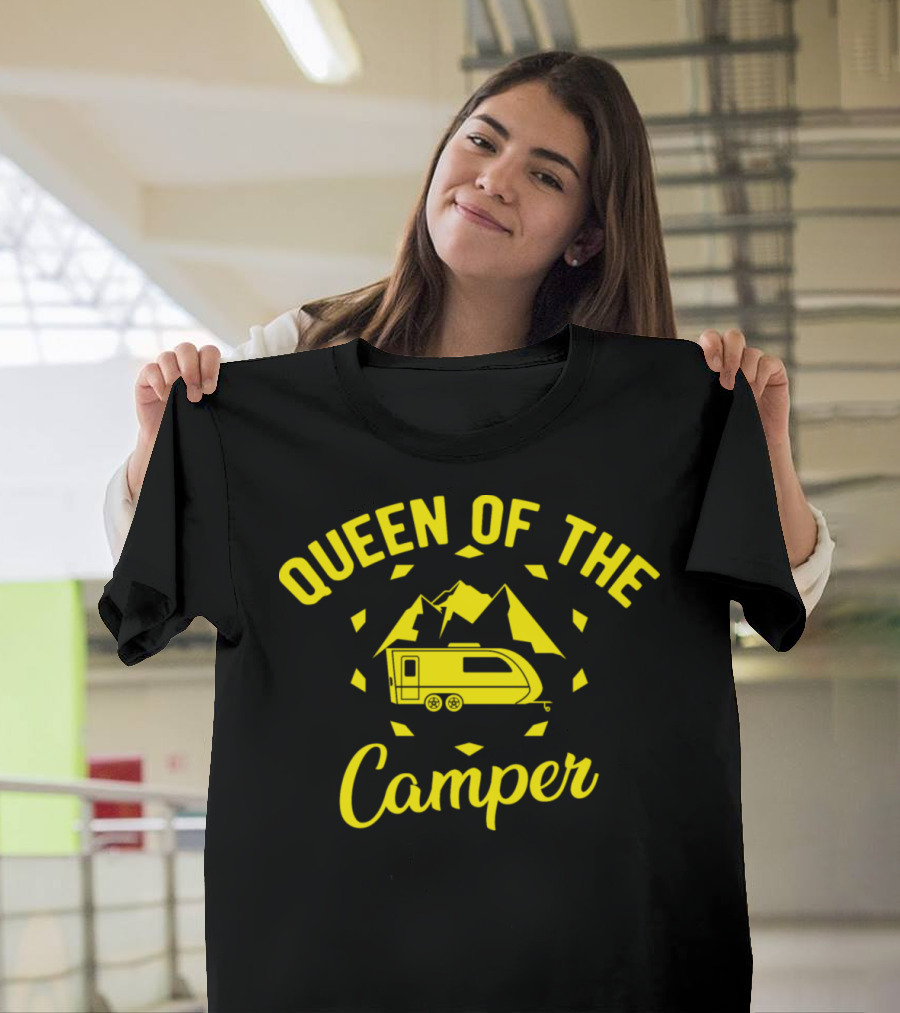 QUEEN OF THE CAMPER Mountains Graphic Camper T-Shirt