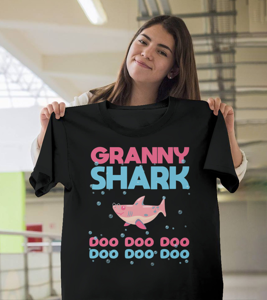 Granny Shark Doo Doo Doo Doo Doo Doo Family T-Shirt