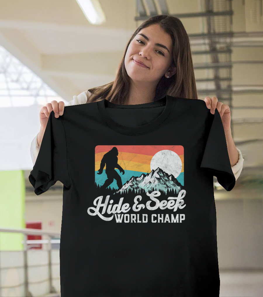Retro Bigfoot Hide Seek World Champ Rocky Mountains Silhouette Vintage Moon T-Shirt