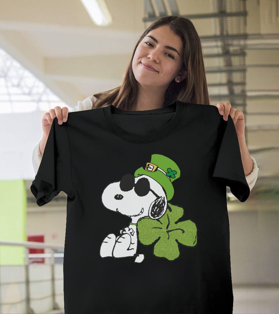 Snoopy St Patrick's Day Hashtag Lucky Four Leaf Clover Peanuts T-Shirt