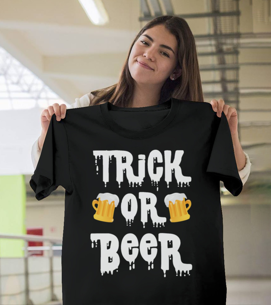 Trick Or Beer Funny Halloween Beer Mugs T-Shirt