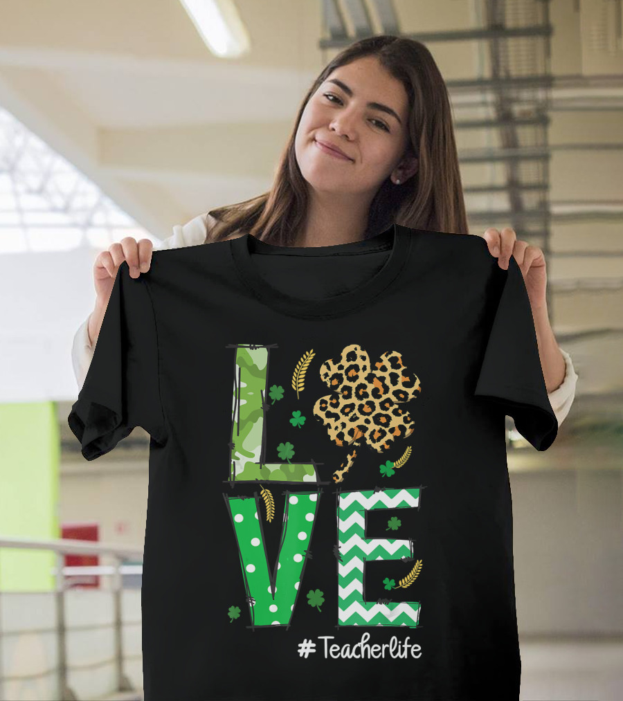 Love Shamrock Leopard Print St Patrick's Day #Teacherlife T-Shirt