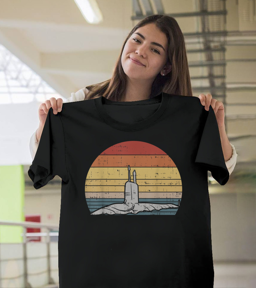 Retro Vintage 80s US Navy Submarine Sunset Stripes T-Shirt