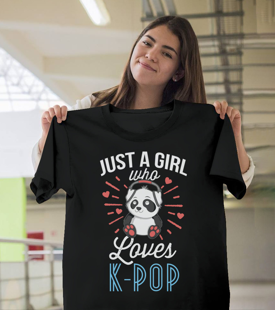 Just A Girl Who Loves Kpop Panda K-Pop T-Shirt