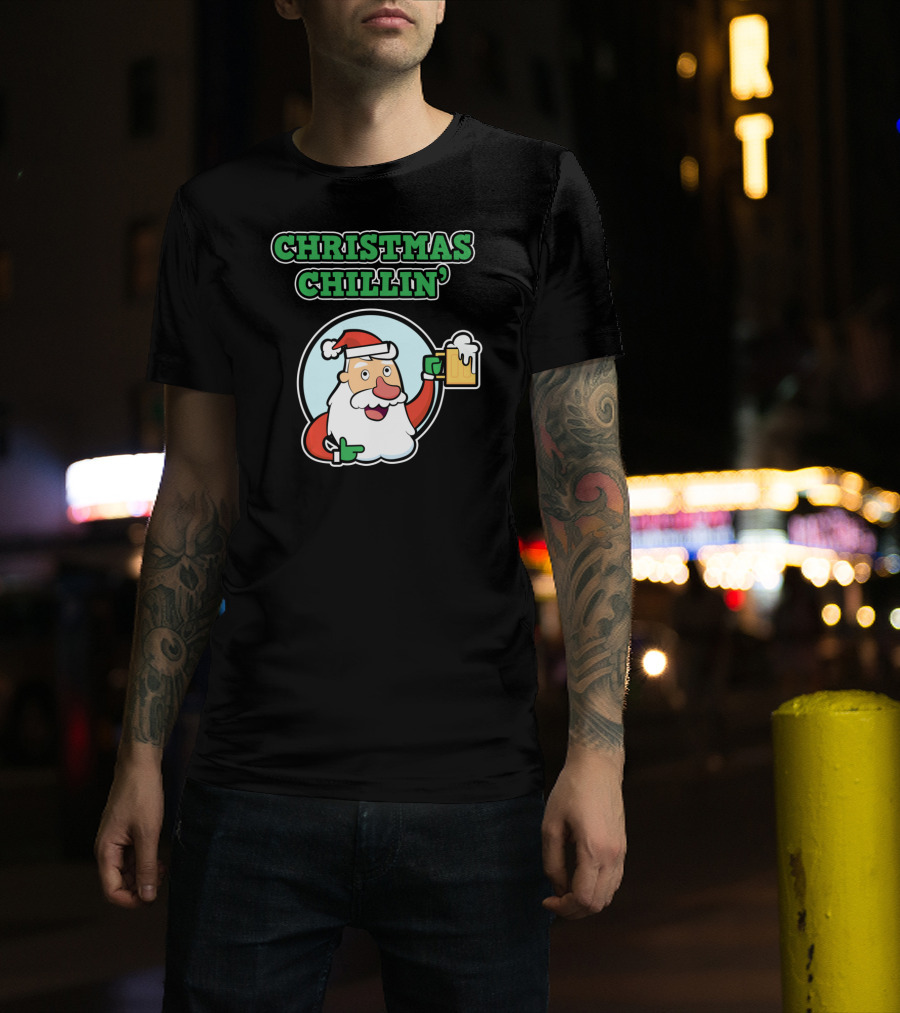 Christmas Chillin' Santa Holding Beer T-Shirt
