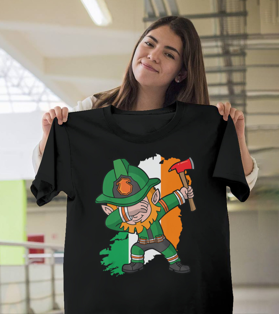 Leprechaun Dabbing Firefighter Irish Flag Background T-Shirt