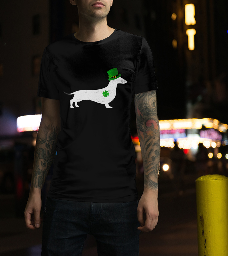 St Patrick's Day Dachshund Puppy With Green Shamrock And Hat T-Shirt