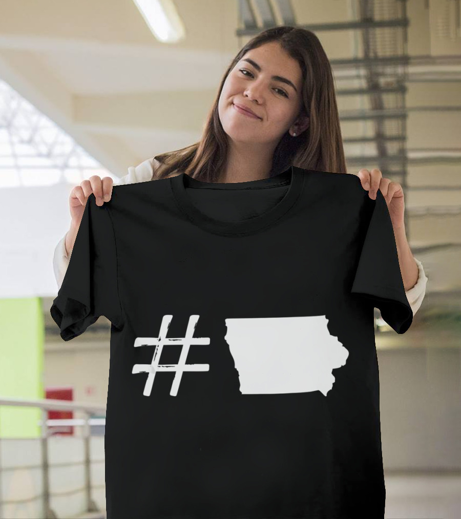 Iowa IA USA Flag Holiday Traveling T-Shirt