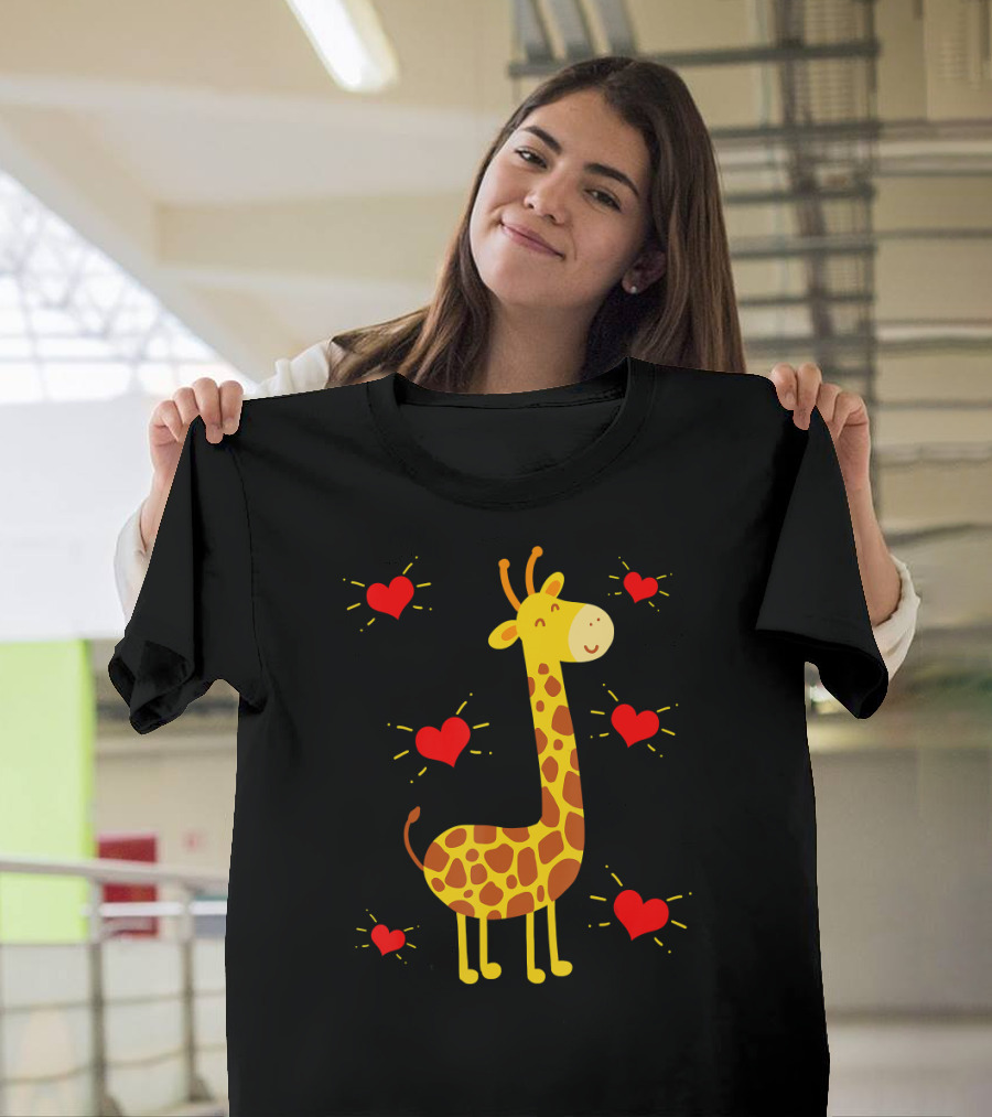 Giraffe Lover Heart Zookeeper With Cute Giraffe Surrounded By Red Hearts T-Shirt