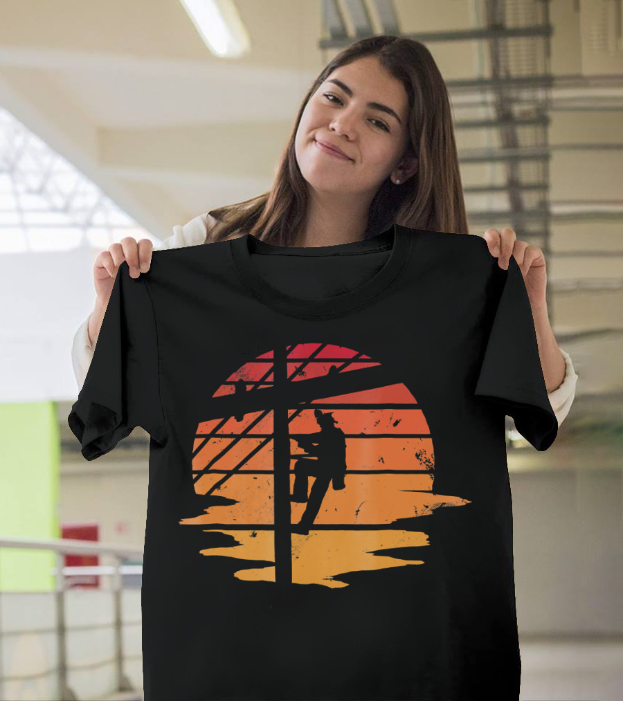 Vintage Distressed Sunset Lineman Electricians T-Shirt