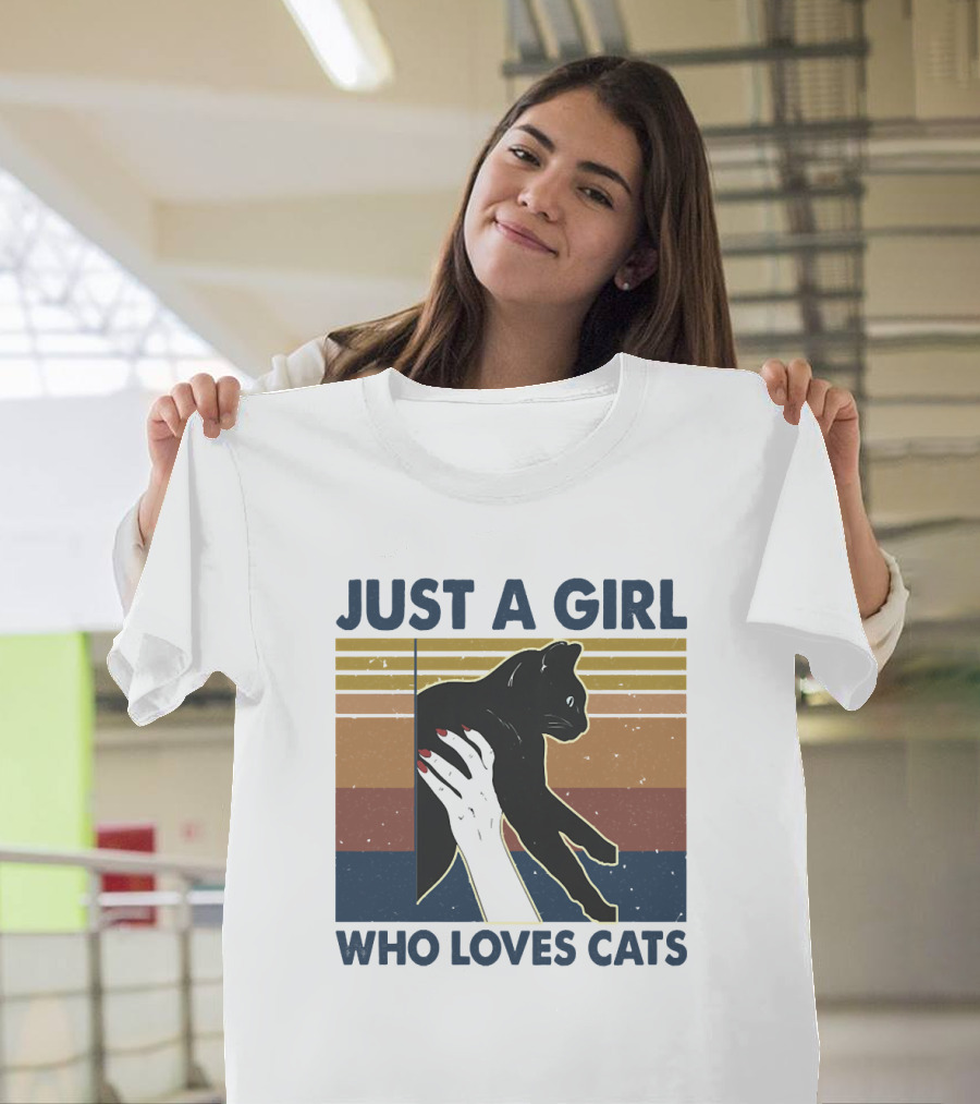 JUST A GIRL WHO LOVES CATS Retro Style Cat T-Shirt