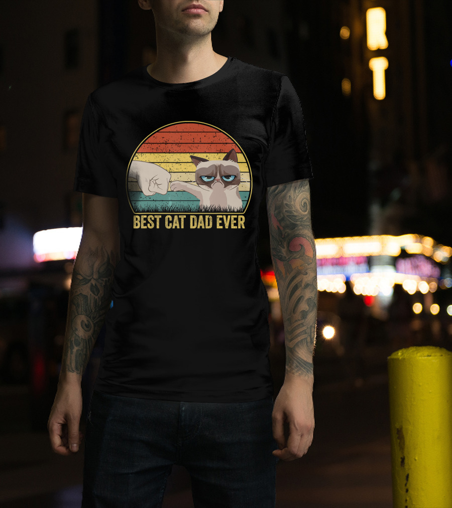 Best Cat Dad Ever Fist Bump Retro Style Cat Daddy T-Shirt