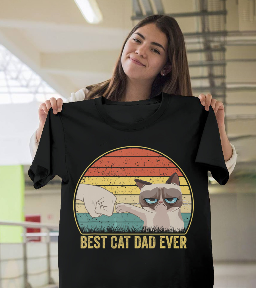 Best Cat Dad Ever Fist Bump Retro Style Cat Daddy T-Shirt