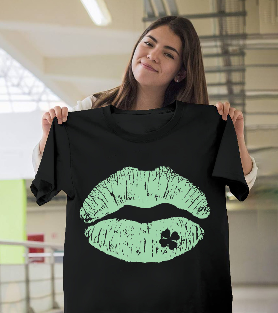 Lips Irish Kiss Clover St Patricks Day Green Shamrock T-Shirt