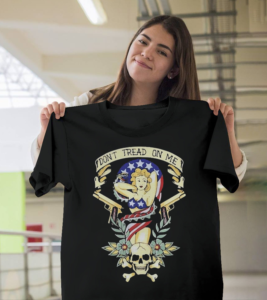 DONT TREAD ON ME Americana Pin-Up Skull Crossbones Dual Pistols Stars Stripes Wings Laurel T-Shirt