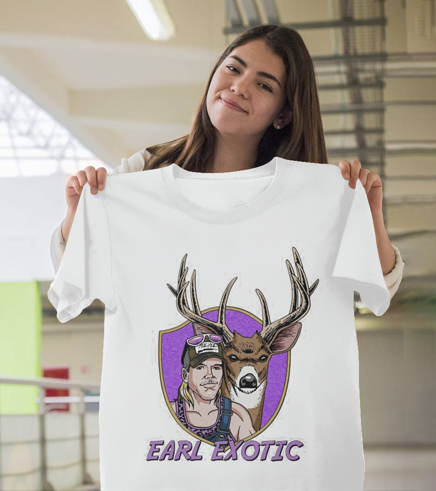Earl Exotic Deer Hunter with Sunglasses Mule Deer Antlers T-Shirt