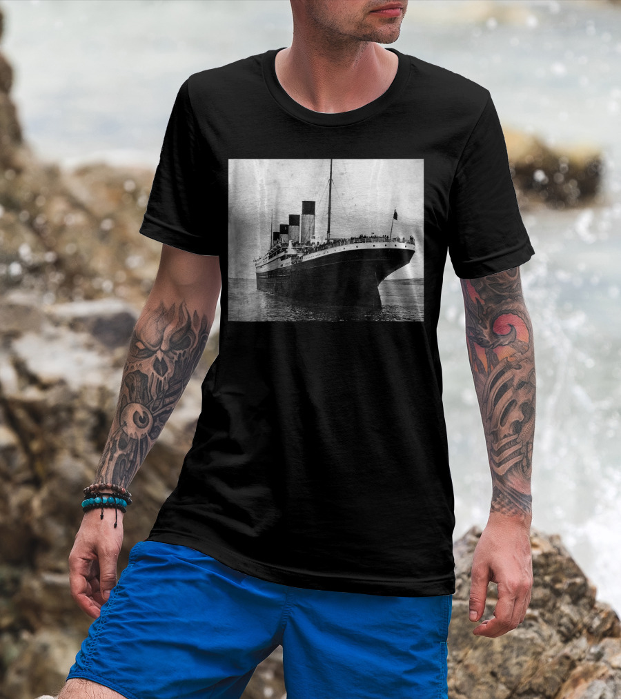 Kids The Titanic Setting Sail Iconic Ocean Liner Image T-Shirt