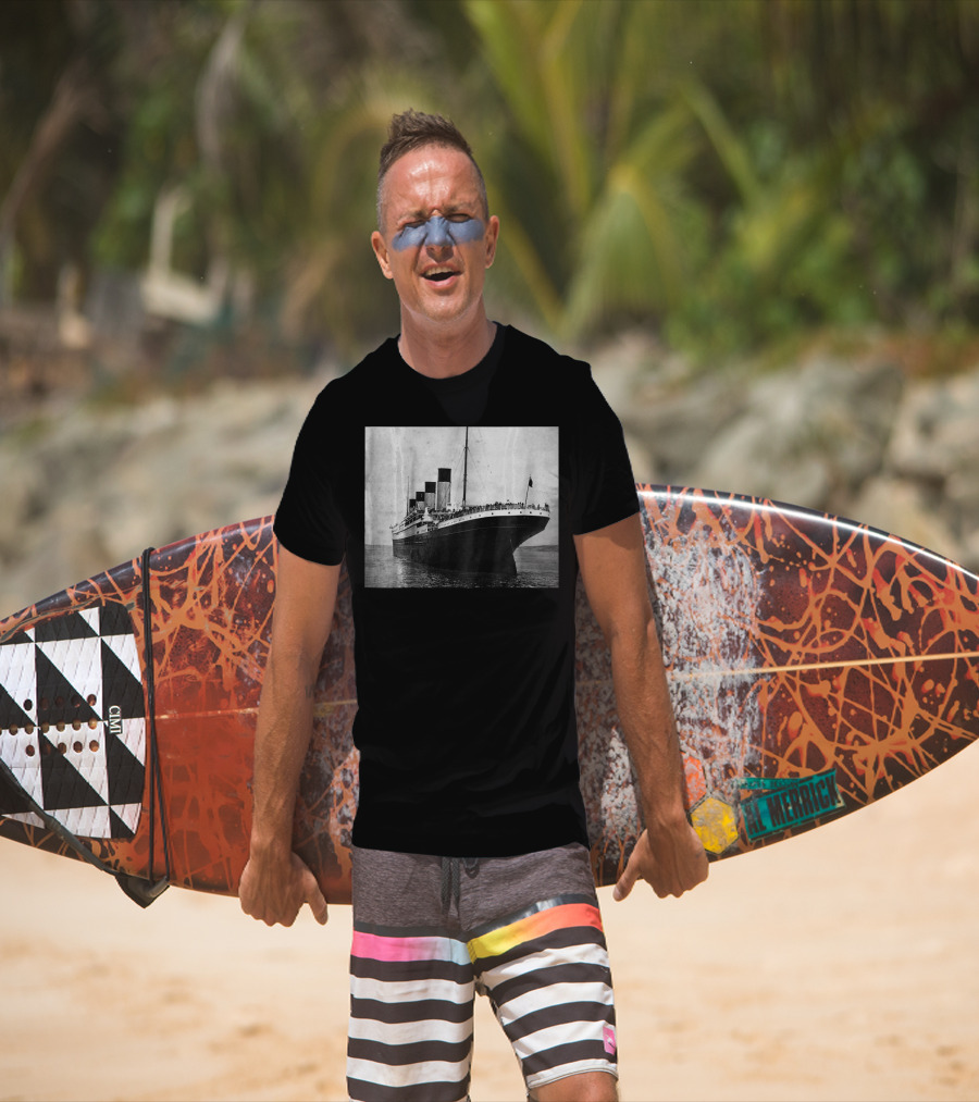 Kids The Titanic Setting Sail Iconic Ocean Liner Image T-Shirt