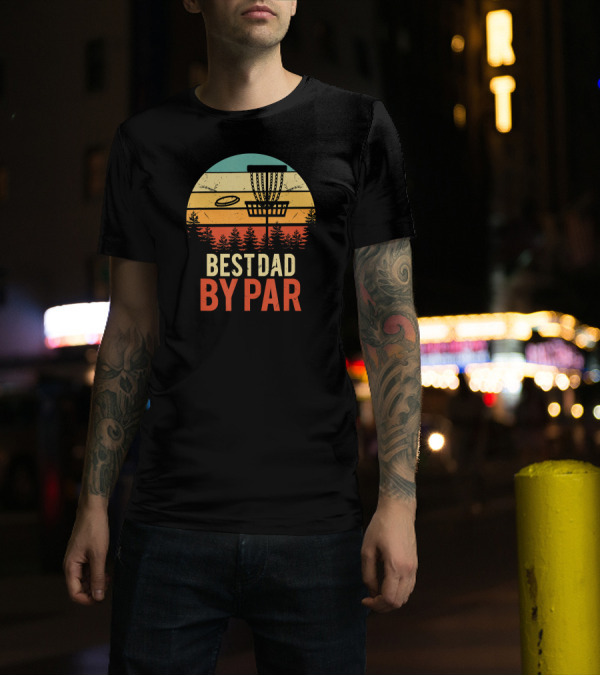 Best Dad By Par Disc Golf Dad Retro Sunset Forest Scene T-Shirt