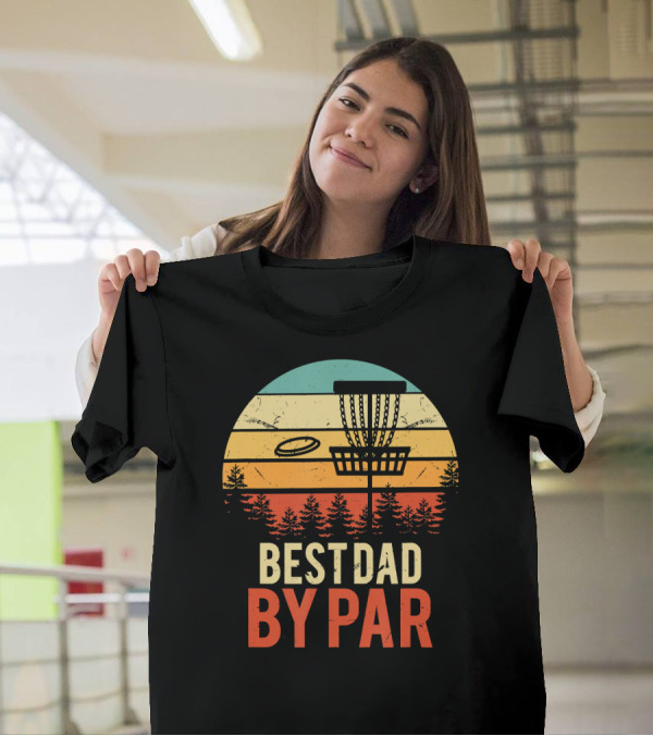Best Dad By Par Disc Golf Dad Retro Sunset Forest Scene T-Shirt