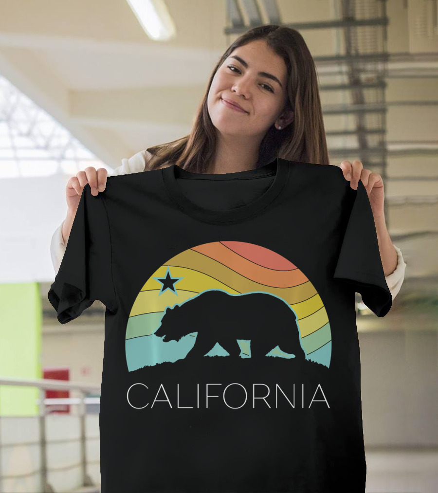 Retro California Bear Vintage Beach Cali Pride Surf 70s 80s Star Rainbow T-Shirt