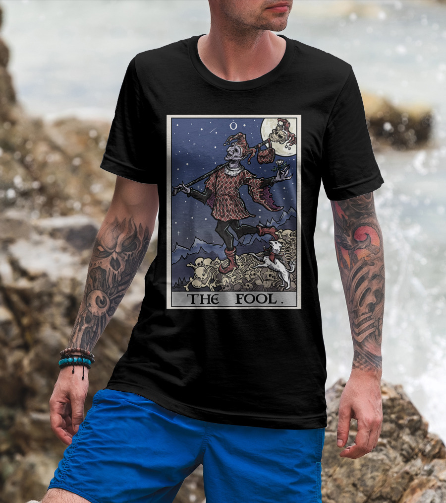 The Fool Tarot Card Gothic Halloween Jester On Skull Pile T-Shirt