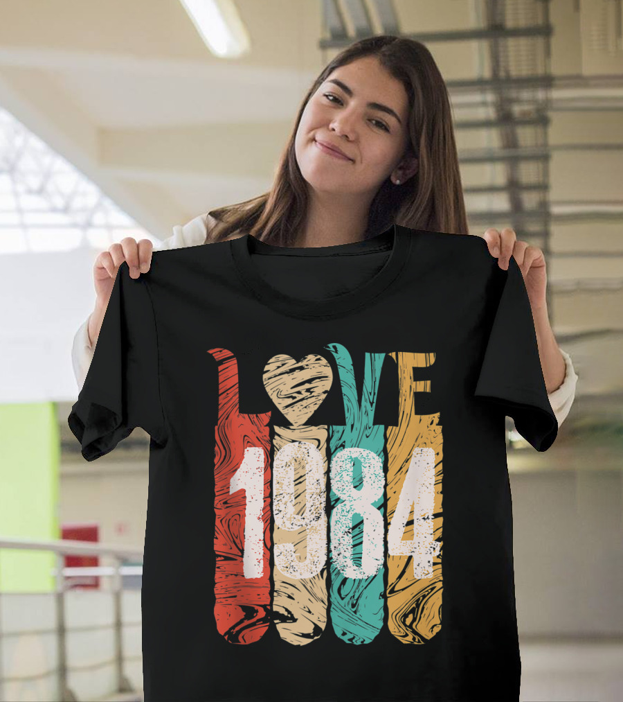 Love 1984 Classic Best Year Perfect Cool T-Shirt
