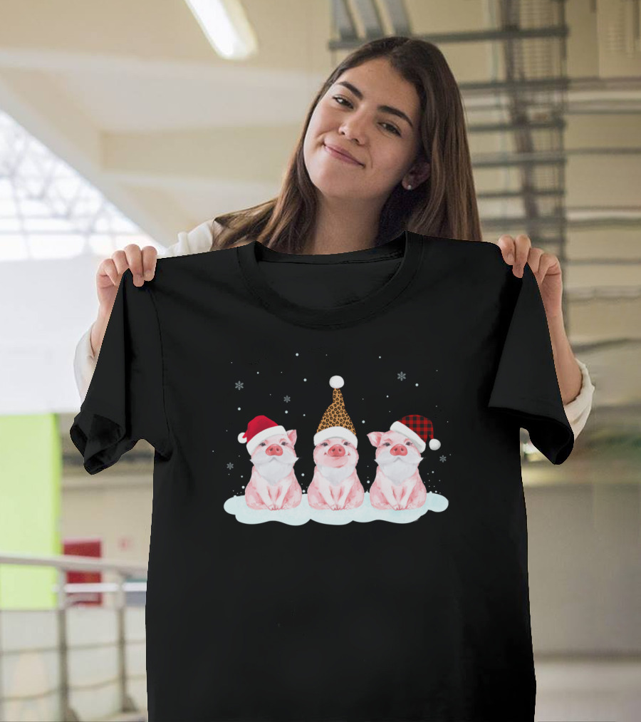 Pig Trio in Santa Hats Just Hangin' With My Santas T-Shirt
