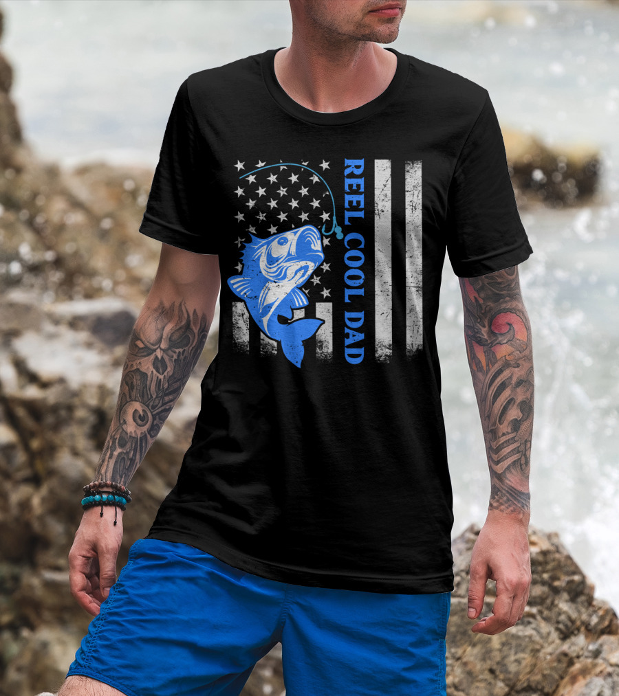 Reel Cool Dad Fishing Bass American Flag Stars Stripes Father's Day T-Shirt