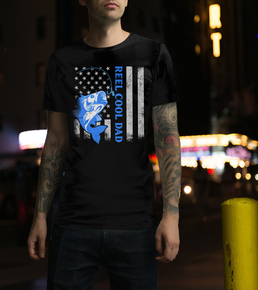 Reel Cool Dad Fishing Bass American Flag Stars Stripes Father's Day T-Shirt